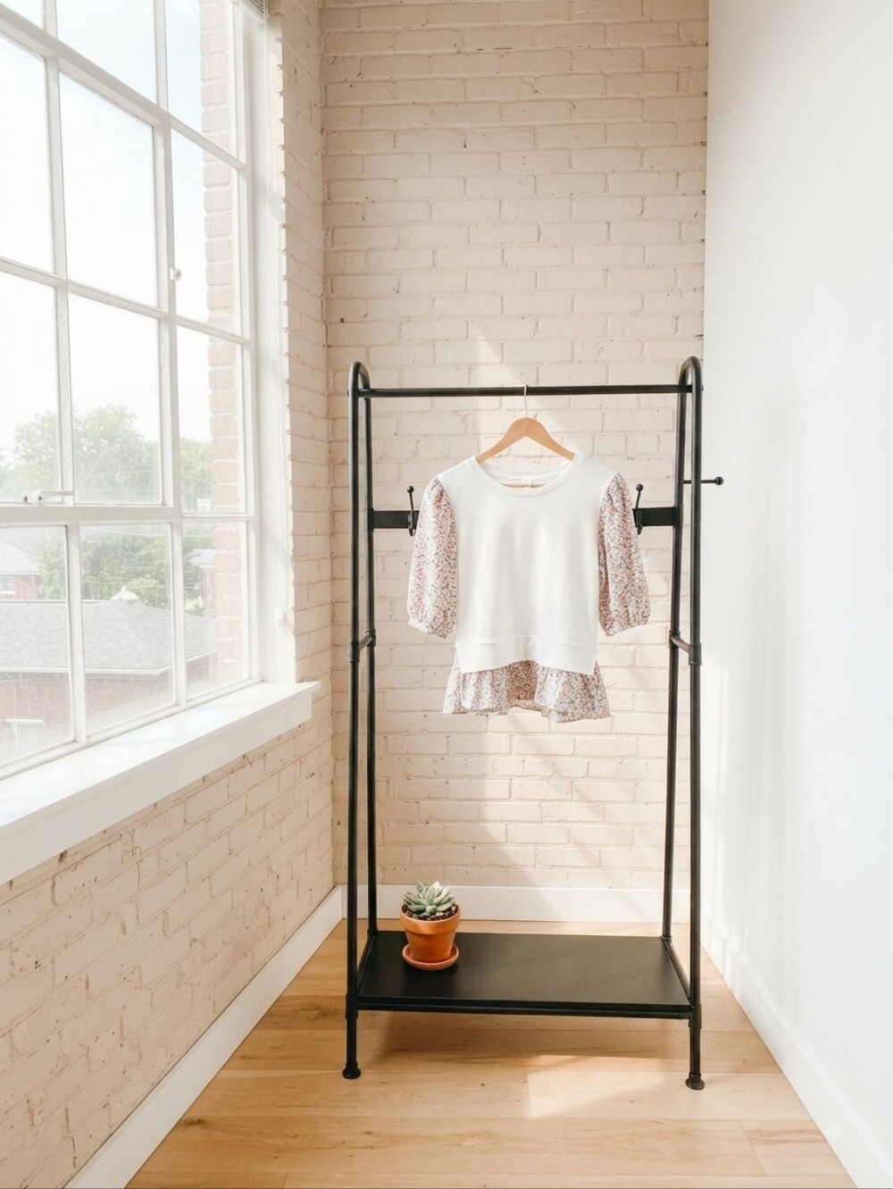 Anthropologie White Top with Floral Puff Sleeves Size MED